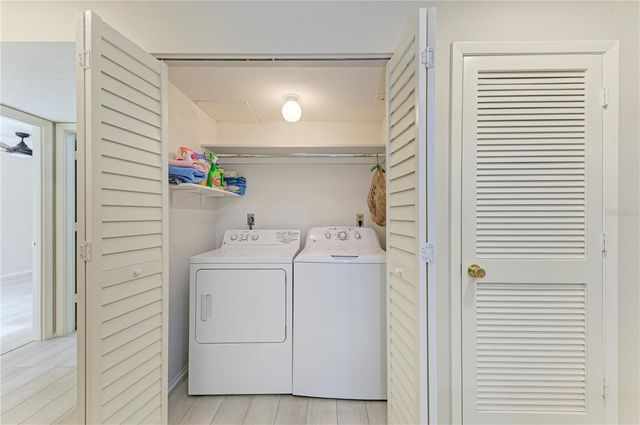 813 SPRING LAKES BOULEVARD, Bradenton, FL 34210
