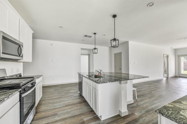 1004 Great Barracuda Lane, Alvin, TX 77511