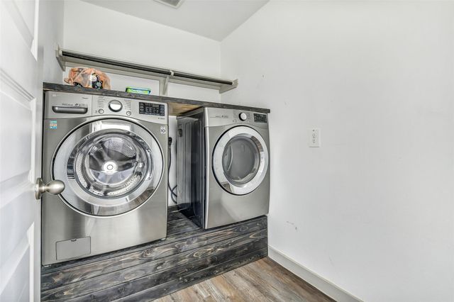 1004 Great Barracuda Lane, Alvin, TX 77511