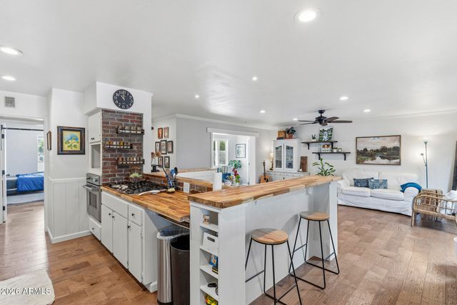 5228 N 15TH Street, Phoenix, AZ 85014