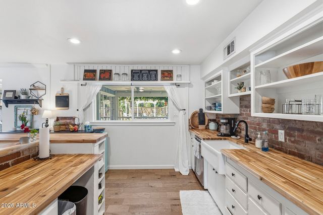 5228 N 15TH Street, Phoenix, AZ 85014