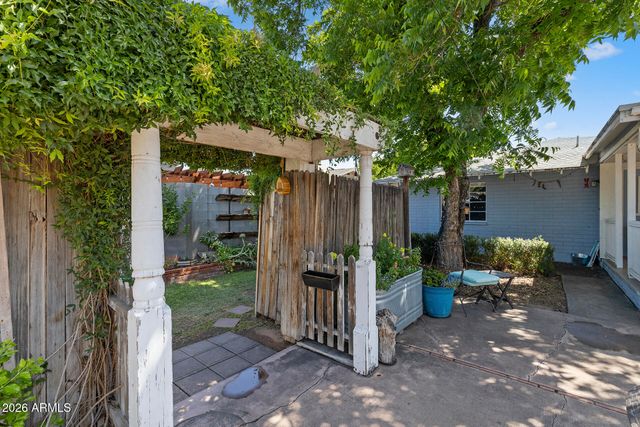 5228 N 15TH Street, Phoenix, AZ 85014