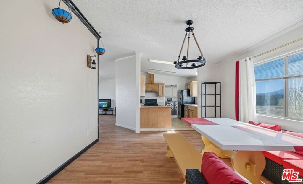 Image 10 of property listing at 16670 E Avenue T4, Llano, CA 93544