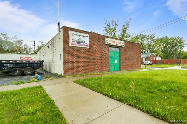 710 Middlebelt Road, Inkster, MI 48141