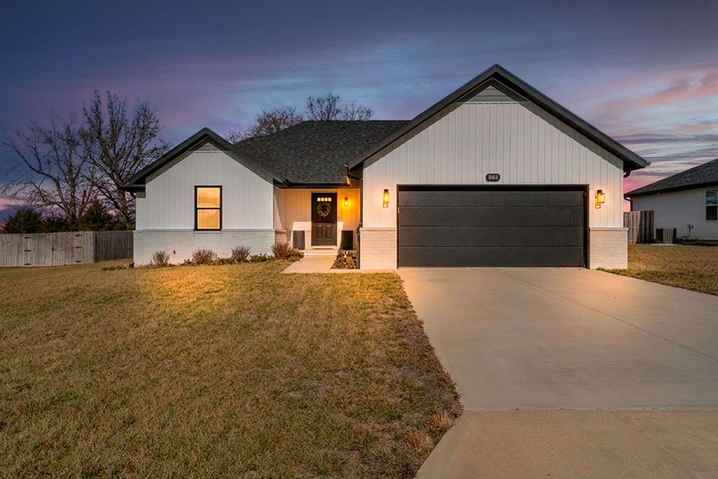 561 Fox Creek Road, Rogersville, MO 65742