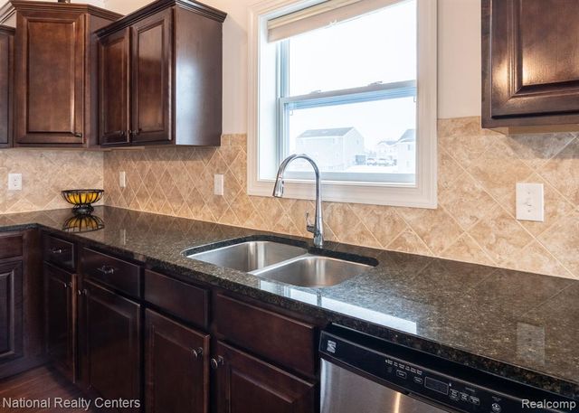 7025 Marigold Court, Grand Blanc, MI 48439