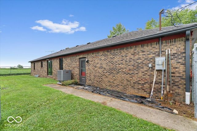 11546 N Shelby 300 W, New Palestine, IN 46163