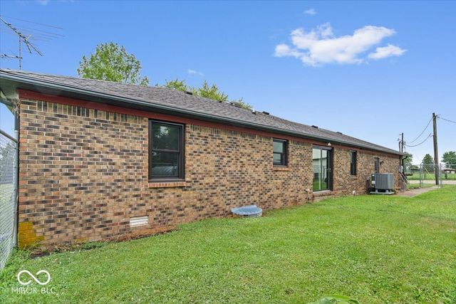 11546 N Shelby 300 W, New Palestine, IN 46163