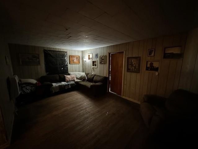 12074 S 1600 Road, Nevada, MO 64772