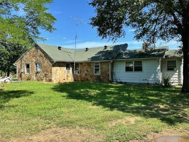 12074 S 1600 Road, Nevada, MO 64772