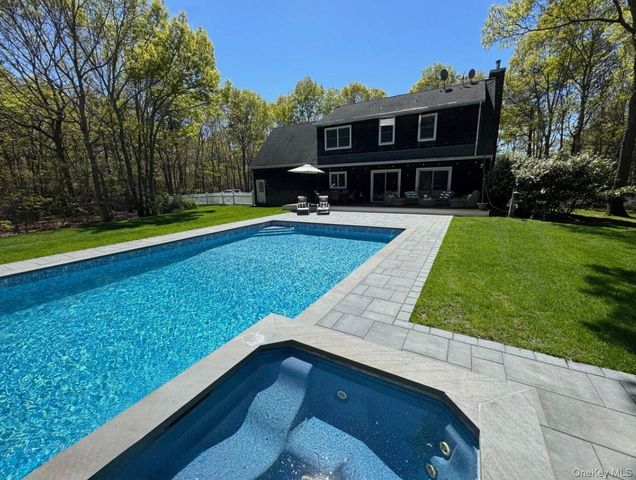 4 Bennett Drive, East Quogue, NY 11942
