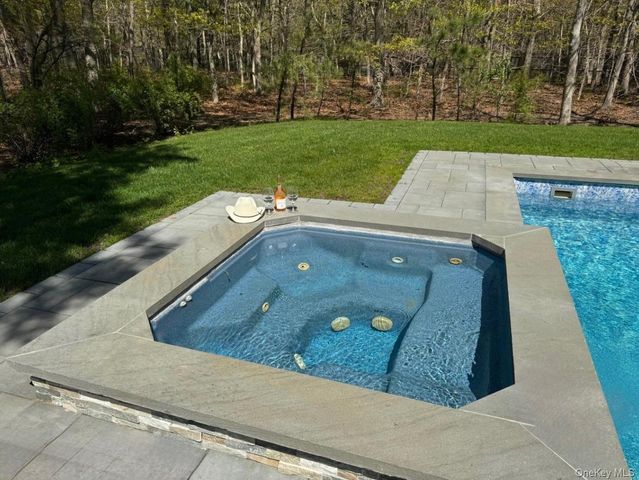4 Bennett Drive, East Quogue, NY 11942