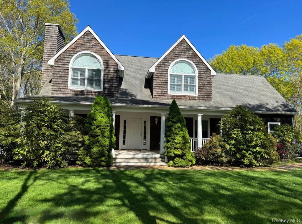 4 Bennett Drive, East Quogue, NY 11942