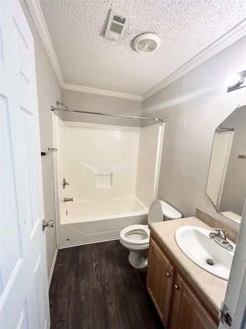 138 Varsity Drive, Huntsville, TX 77340