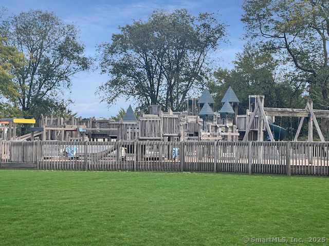 107 Benson Place, Fairfield, CT 06824