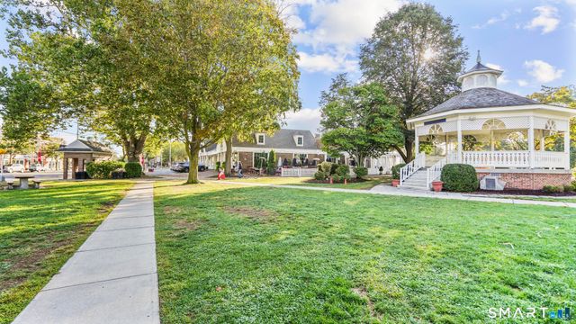 107 Benson Place, Fairfield, CT 06824