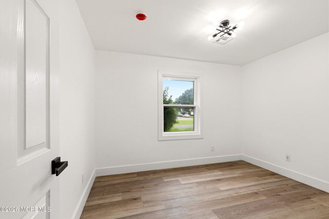 462 Champlain Street, Toms River, NJ 08757