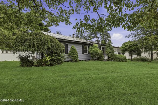 462 Champlain Street, Toms River, NJ 08757