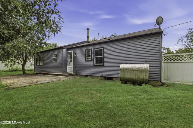 462 Champlain Street, Toms River, NJ 08757