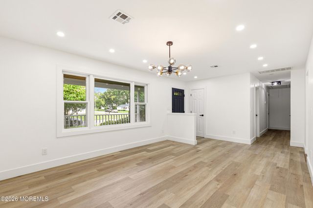 462 Champlain Street, Toms River, NJ 08757