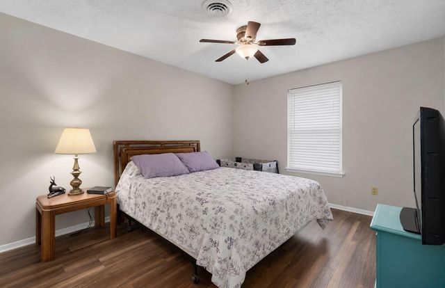 2728 N Summit Avenue, Springfield, MO 65803