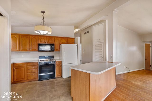 22407 Saint Joan Street, Saint Clair Shores, MI 48080