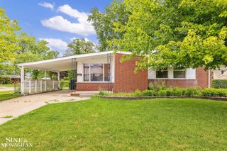 22407 Saint Joan Street, Saint Clair Shores, MI 48080