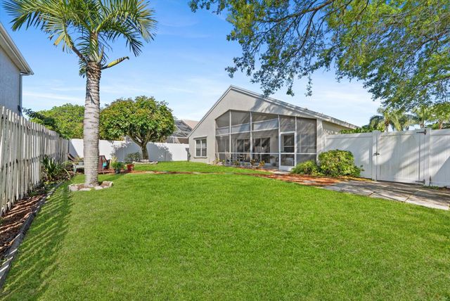 1352 E Fairfax Cir Circle E, Boynton Beach, FL 33436