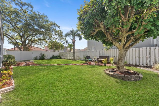 1352 E Fairfax Cir Circle E, Boynton Beach, FL 33436