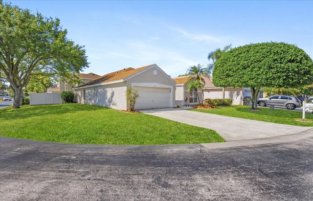 1352 E Fairfax Cir Circle E, Boynton Beach, FL 33436