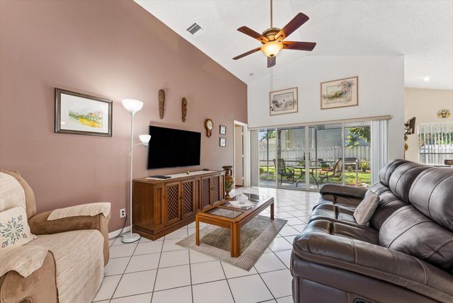 1352 E Fairfax Cir Circle E, Boynton Beach, FL 33436