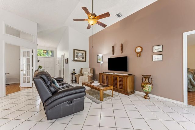 1352 E Fairfax Cir Circle E, Boynton Beach, FL 33436