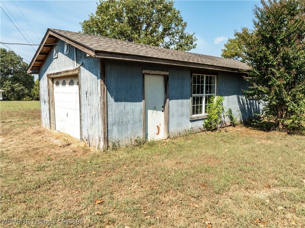 8415 N Hwy 59 8415 N Hwy 59