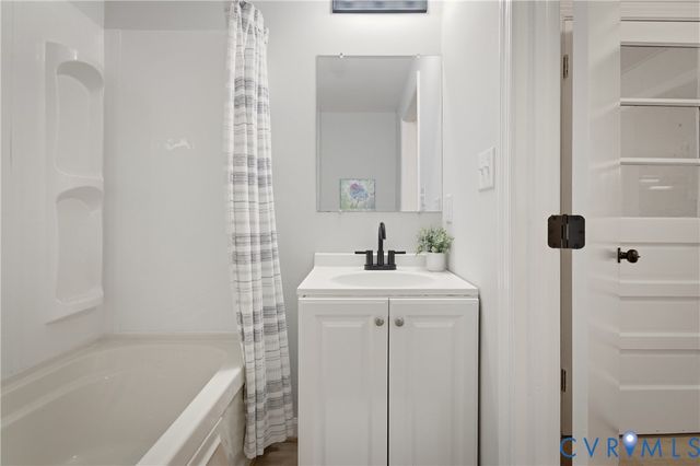 1909 Dinwiddie Ave, Hopewell, VA 23860