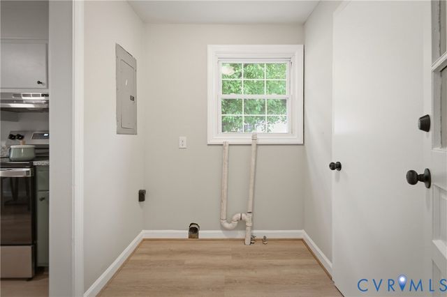 1909 Dinwiddie Ave, Hopewell, VA 23860