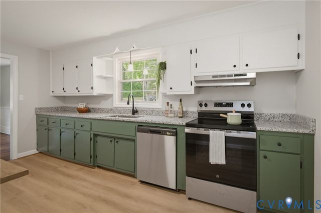 1909 Dinwiddie Ave, Hopewell, VA 23860