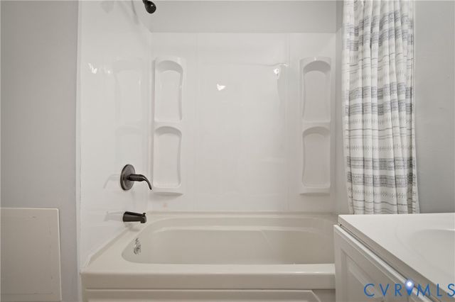 1909 Dinwiddie Ave, Hopewell, VA 23860