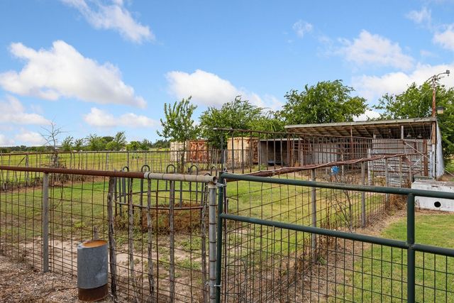 6550 Veal Station Road, Weatherford, TX 76085
