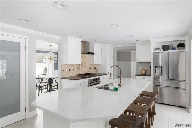 14 Tanglewood Drive East, Orchard Park, NY 14127