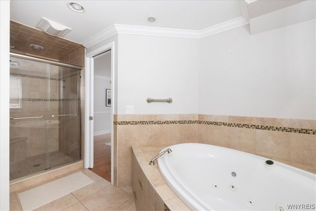 14 Tanglewood Drive East, Orchard Park, NY 14127