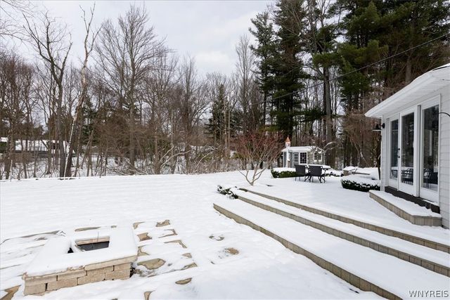 14 Tanglewood Drive East, Orchard Park, NY 14127