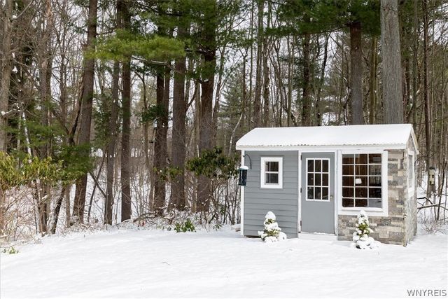 14 Tanglewood Drive East, Orchard Park, NY 14127