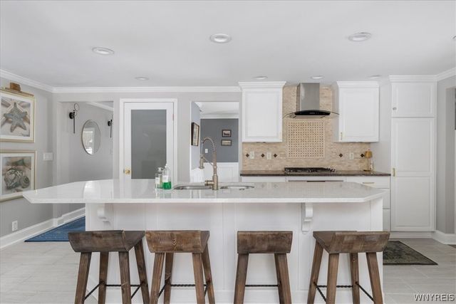 14 Tanglewood Drive East, Orchard Park, NY 14127