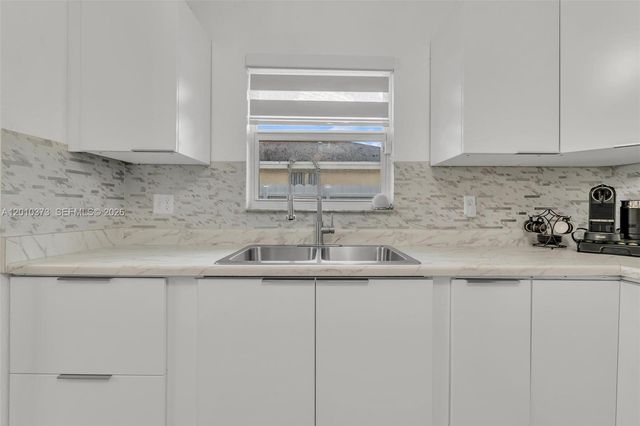 2762 NW 9th Ct, Fort Lauderdale, FL 33311