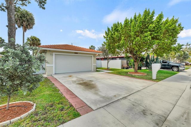 2762 NW 9th Ct, Fort Lauderdale, FL 33311