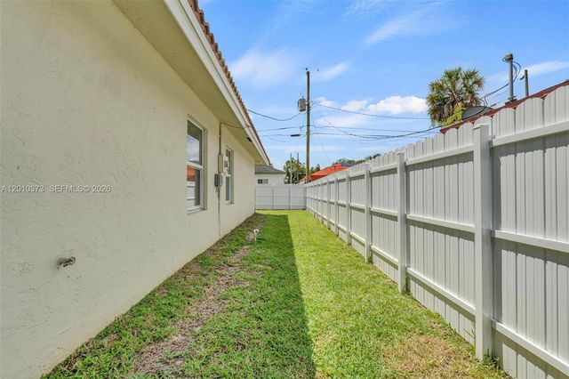 2762 NW 9th Ct, Fort Lauderdale, FL 33311