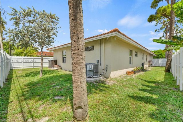 2762 NW 9th Ct, Fort Lauderdale, FL 33311
