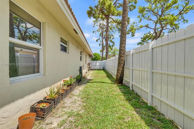 2762 NW 9th Ct, Fort Lauderdale, FL 33311