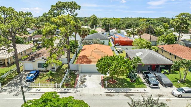 2762 NW 9th Ct, Fort Lauderdale, FL 33311