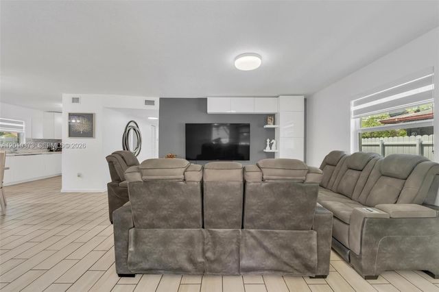 2762 NW 9th Ct, Fort Lauderdale, FL 33311